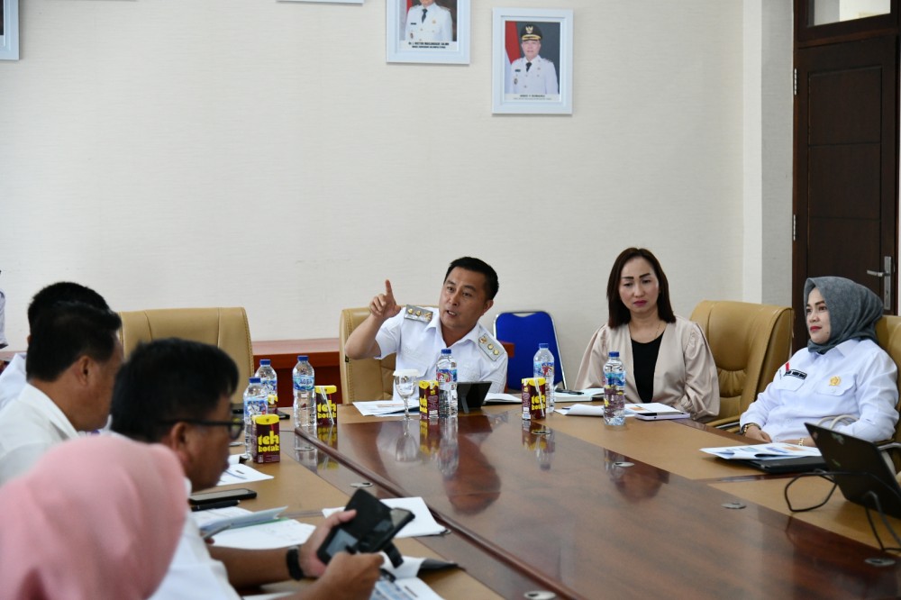 Foto: Wabup Boltim Argo V. Sumaiku, saat menerima Kunjungan BPJS Kesehatan Cabang Tondano, bersama Anggota DPRD Boltim.