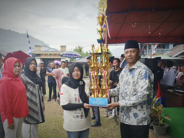 Bupati Oskar Manoppo Buka Parade Drumband Buyat Bersatu
