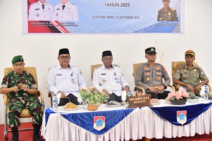 Bupati Oskar Kukuhkan Satlinmas dan Relawan Pemadam Boltim
