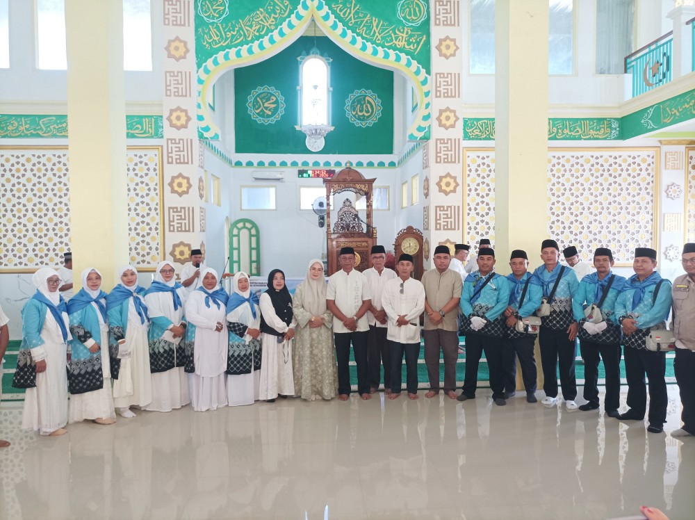 Bupati Oskar Manoppo Lepas Jamaah Haji