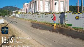 PT Brantas Abipraya melakukan sejumlah upaya untuk mengendalikan dampak debu selama pembangunan RSUD Bolaang Mongondow Timur, antara lain melalui penyiraman berkala, pemasangan sistem penyiraman otomatis, dan paranet di sekitar bangunan rumah sakit yang masih beroperasi.